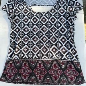 Maurices Black and Red Geometric Short Sleeve Top